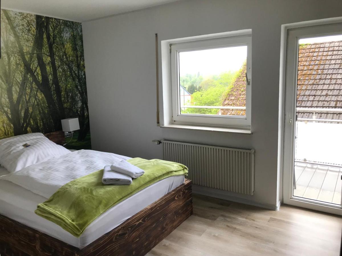 Landgasthof Zum Dorfkrug Schoneberg  Exterior photo